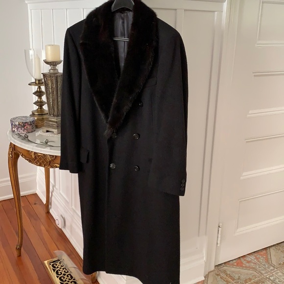 Raleighs Other - Men’s Cashmere top coat mink collar, black, vent in back
